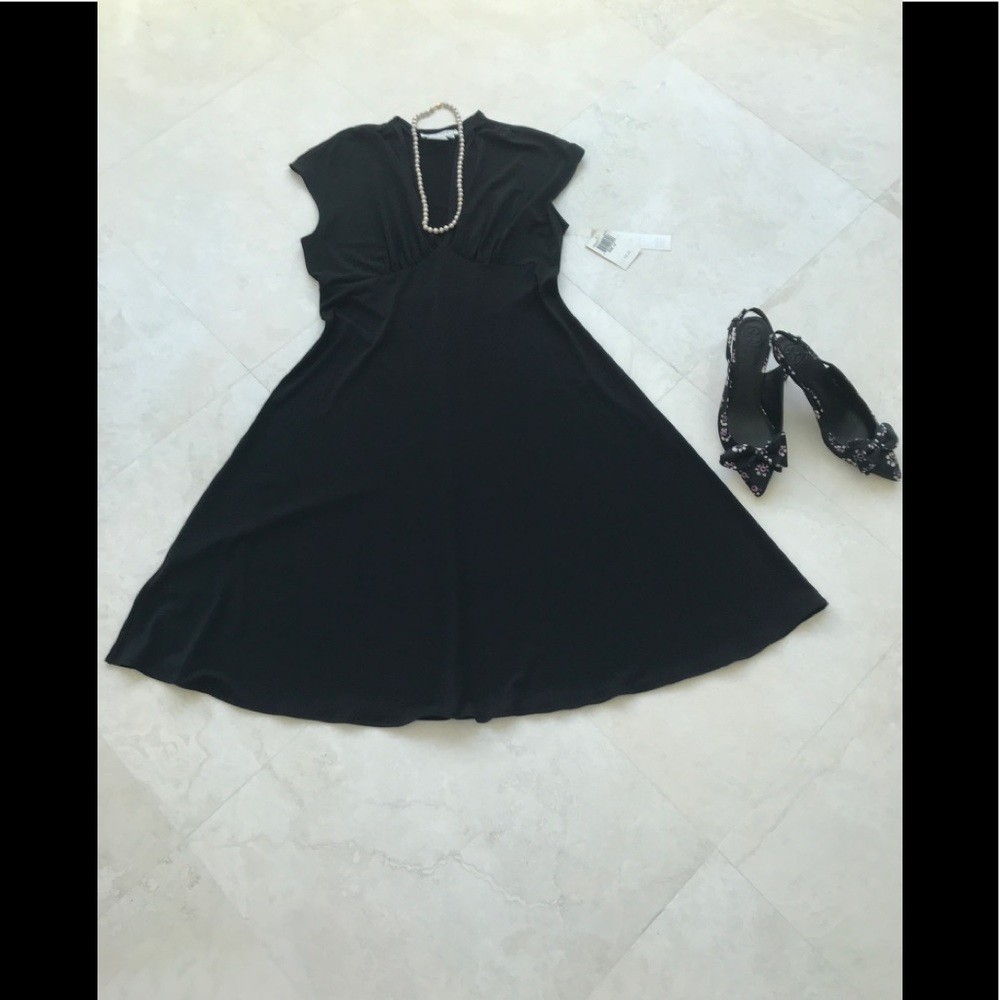 Maggy London NWT Little Black Dress Sz12p - Picture 2 of 6
